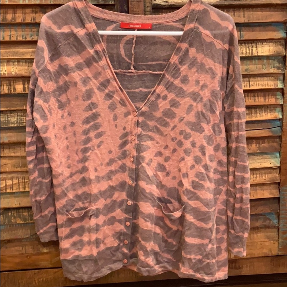 FREELOADER V-neck Cardigan